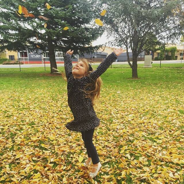 Are you loving autumn as much as this little one? Photo: @beljwes
