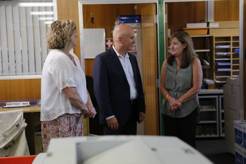 NSW Minister for Education Adrian Piccoli speaking with the staff at the Distance Education Centre at Karabar High School. Photo: Kim Pham.