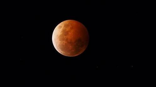 Missed the blood moon? Don't worry, plenty of pics in this week's wrap. This one's from Queanbeyan Instagrammer, kim_duggan. Photo: Instagram / @kim_duggan.