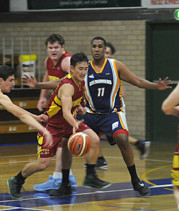 Veteran Yowie James Lee contributed 17 points to his squad's win. Photo: Chris Seabrook. 