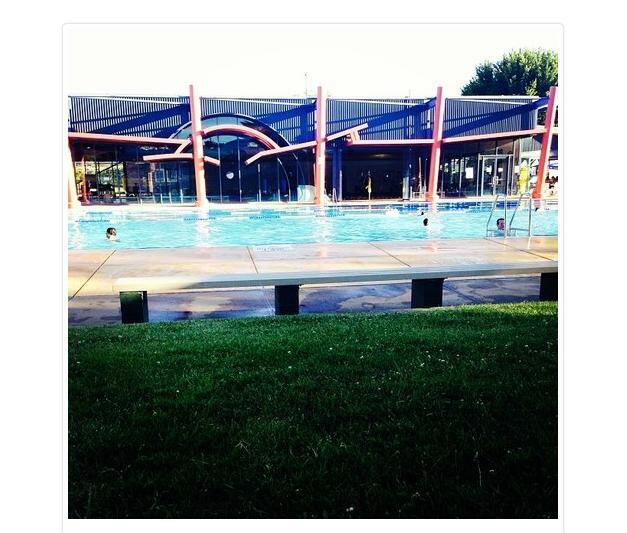 Locals headed to the Queanbeyan Aquatic Centre in attempt to beat the heat this week. Photo: Instagram - R I A N A.