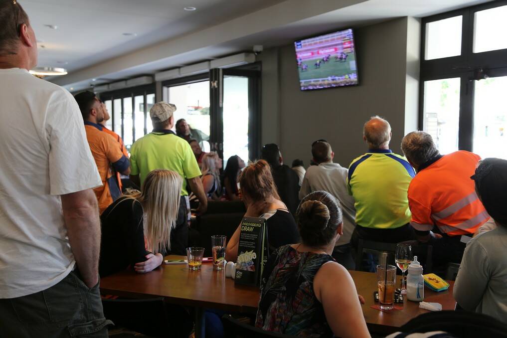 The crowd at The Royal Hotel, Queanbeyan on Melbourne Cup day.