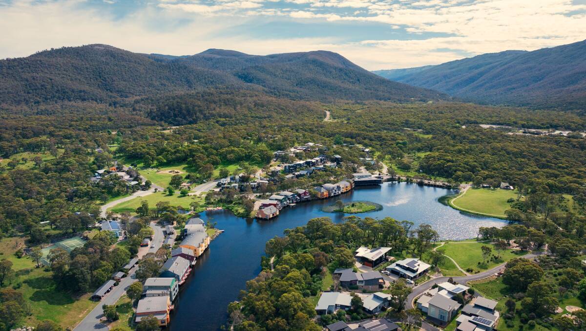 Book a lake view apartment or a mountain chalet and get distinct Swiss vibes at Lake Crackenback, in the NSW Snowy Mountains. Picture by Destination NSW Book a lake view apartment or a mountain chalet and get distinct Swiss vibes at Lake Crackenback, in the NSW Snowy Mountains. Picture by Destination NSW