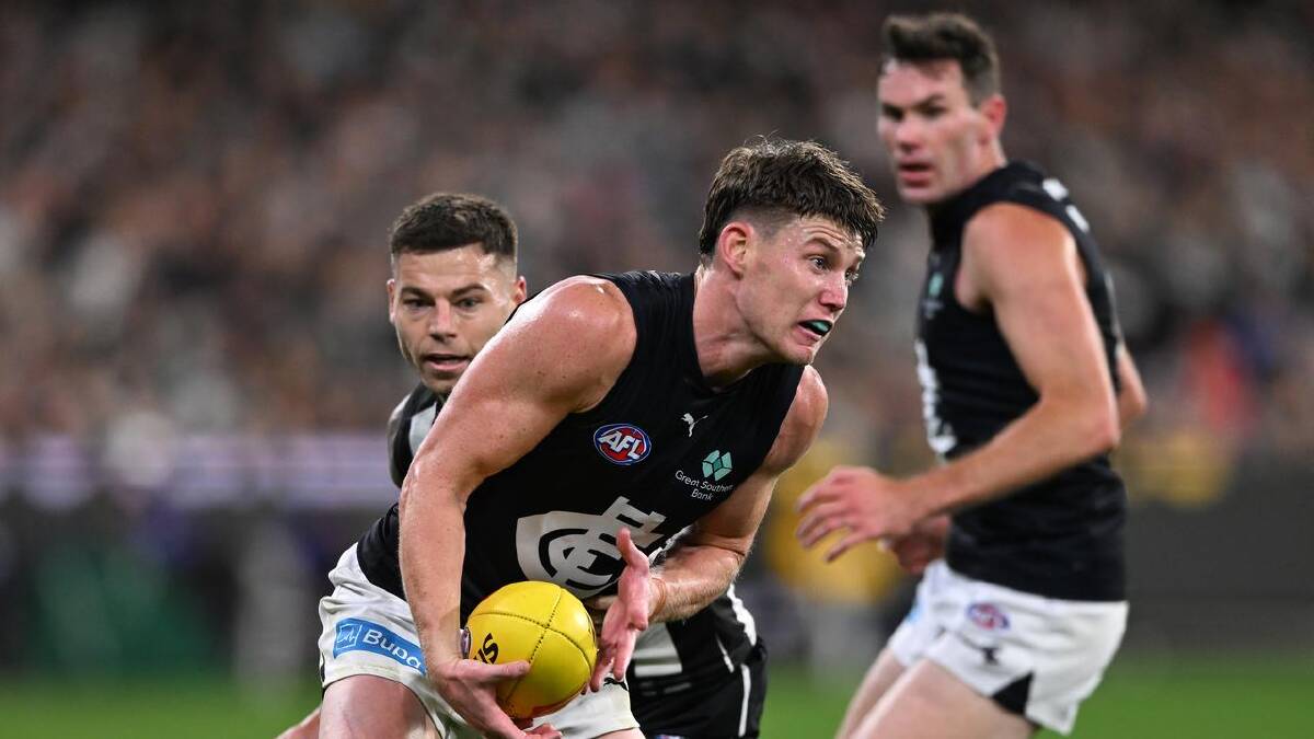 Sam Walsh in action in last Thursday's 17-point loss to Collingwood. (James Ross/AAP PHOTOS)