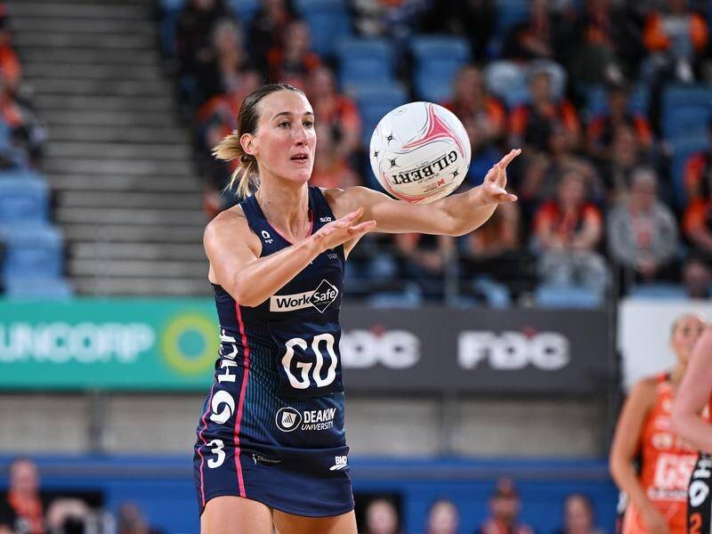 Vixen Emily Mannix passes during her stellar game in a 19-point defeat of the Giants. (Bianca De Marchi/AAP PHOTOS)