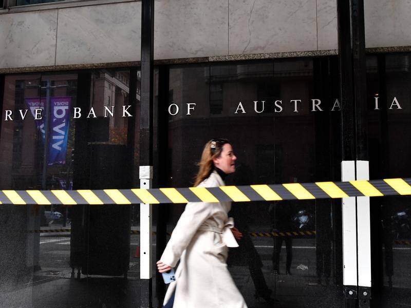 The OECD expects inflation to return to the RBA's two-three target band by early 2025. (Bianca De Marchi/AAP PHOTOS)