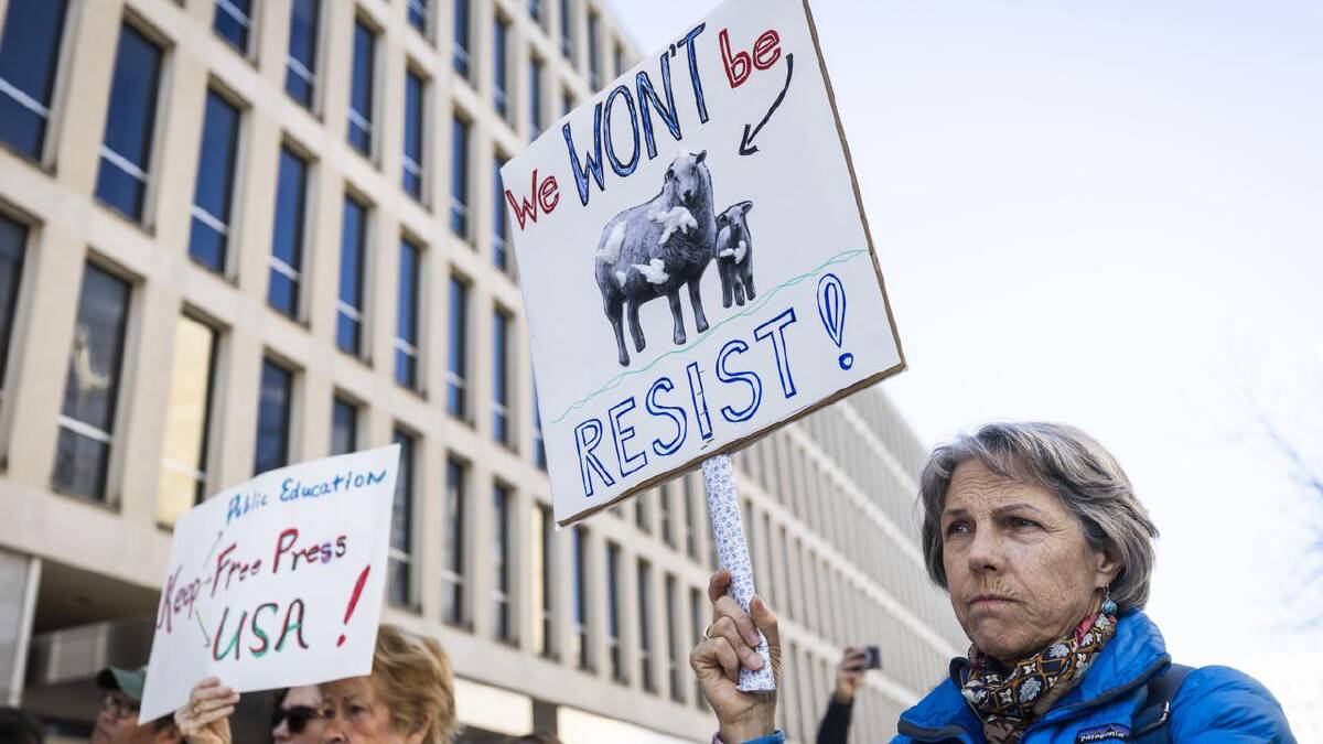 Civil servants and supporters of the Department of Education rallied in Washington (EPA PHOTO) Civil servants and supporters of the Department of Education rallied in Washington (EPA PHOTO)