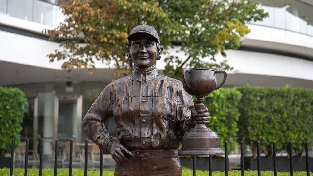 The statue was erected on Thursday at Flemington Racecourse. (Jay Kogler/AAP PHOTOS)